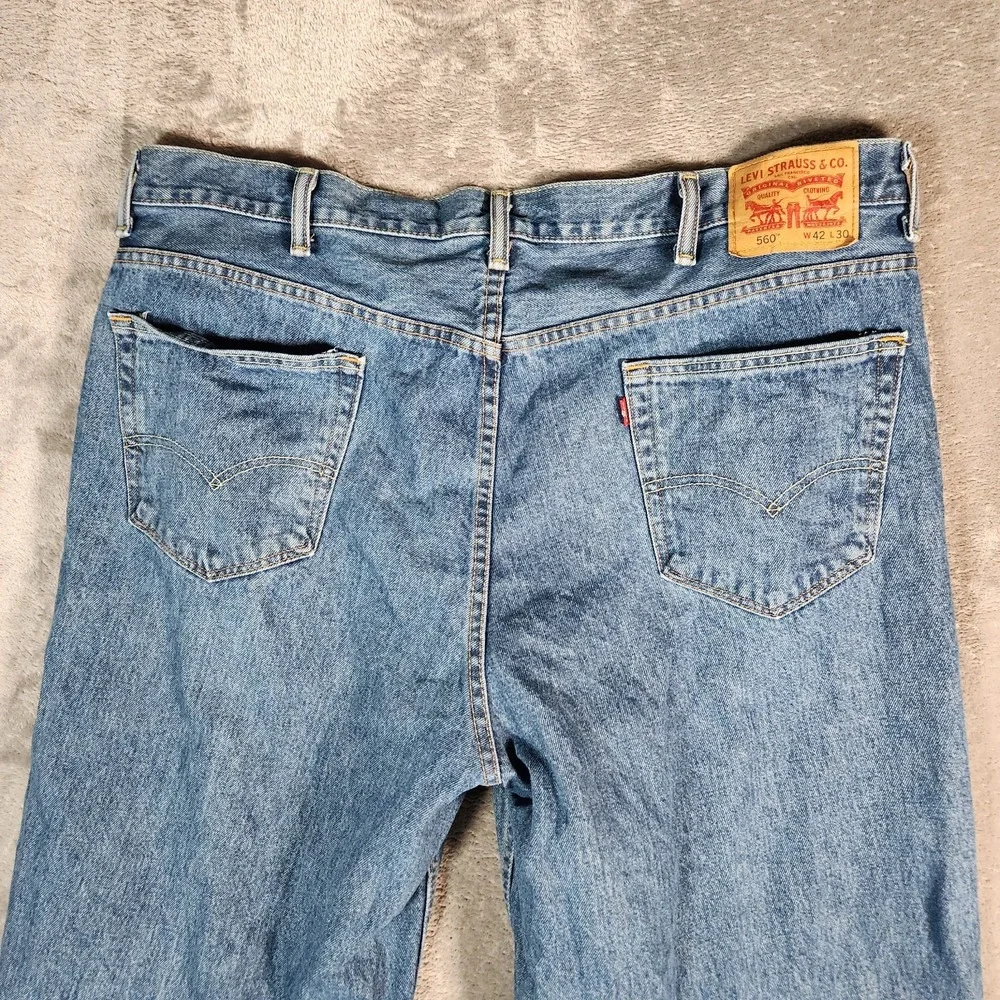Levi's 560 Jeans‎ Men's 41X30 (Tag 42X30) Blue Light Wash Comfort Tapered